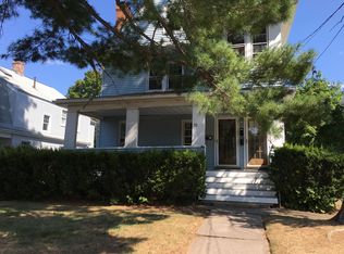 92 Quaker Ln S, West Hartford, CT 06119