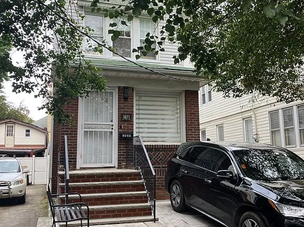 1071 E 32nd St, Brooklyn, NY 11210