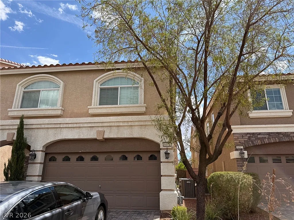 4 bed, 2.5 bath, 2277 sqft, $2,225 — Photo 3