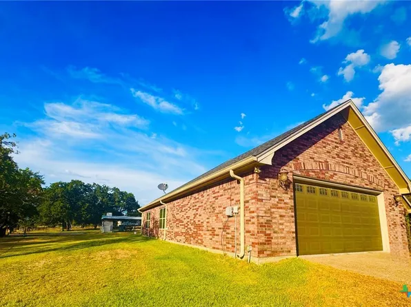 612 River Oaks Dr, Gatesville, TX 76528