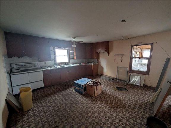 3rd image of 511 SW 7th St