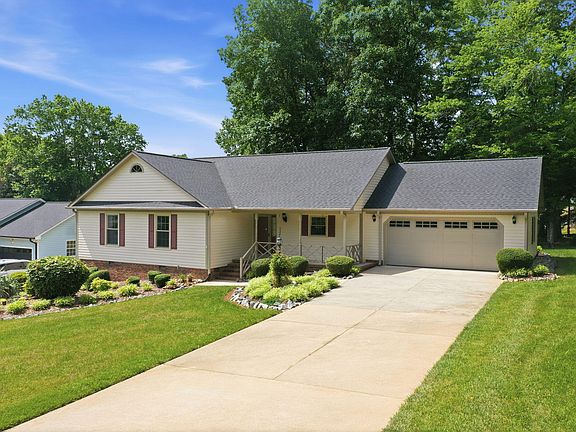 2nd image of 538 Rockwood Dr