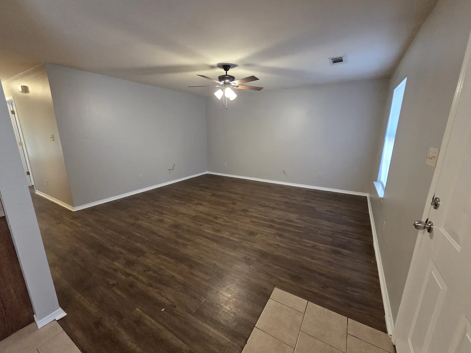3 bed, 1075 sqft, $1,225 — Photo 2