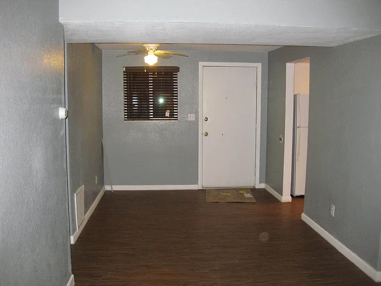 831 Meade St — Photo 11