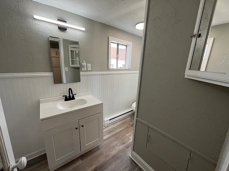 214 Somerset St — Photo 8