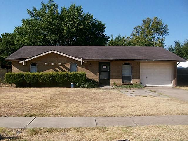 1st image of 124 Yorkshire Dr