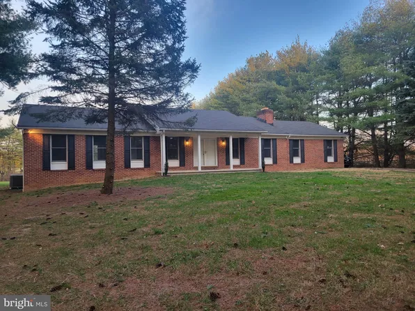 4 Limb Ct, White Hall, MD 21161