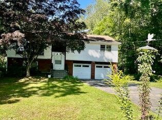 110 River Rd, New Paltz, NY 12561