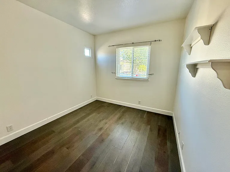 4238 Diavila Ave — Photo 31
