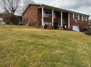 121 Amhurst Ln, Bristol, TN 37620