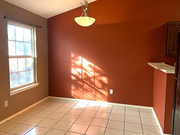 4th image of 1121 S Nelson Dr