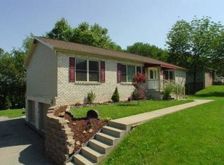 23 Lindsay Dr, Uniontown, PA 15401