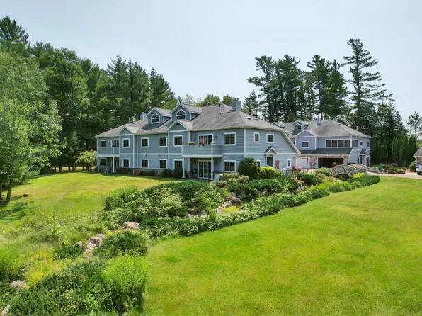 741 River Rdg #A, Eagle River, WI 54521