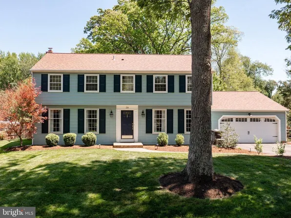 39 Schoolhouse Dr, Medford, NJ 08055