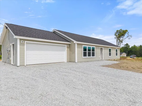 9 Blue Sky Drive, Levant, ME 04456