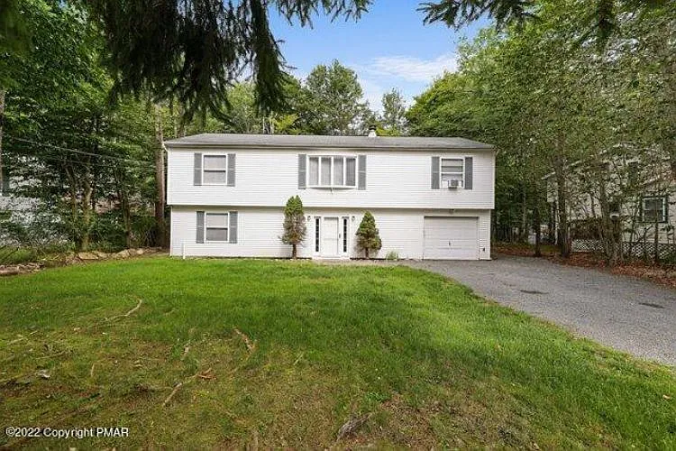 4520 Briarcliff Ter photo 1