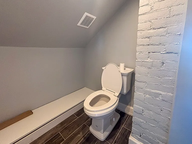 235 SE Lechner St — Photo 31