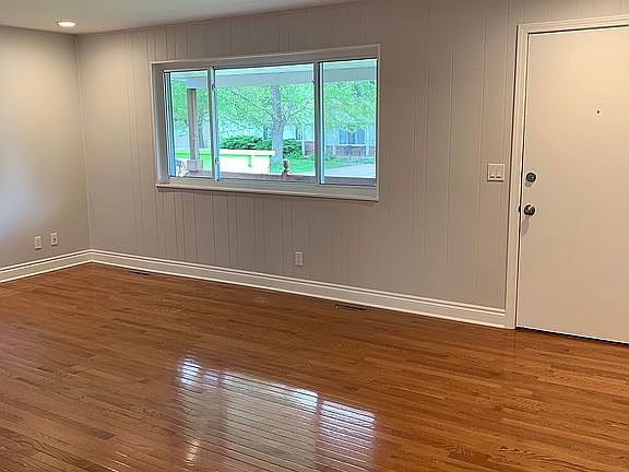 3rd image of 5426 Dunbar Dr