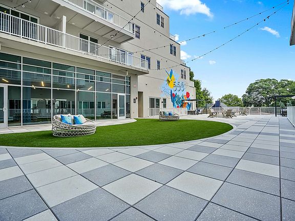 555 Boulevard