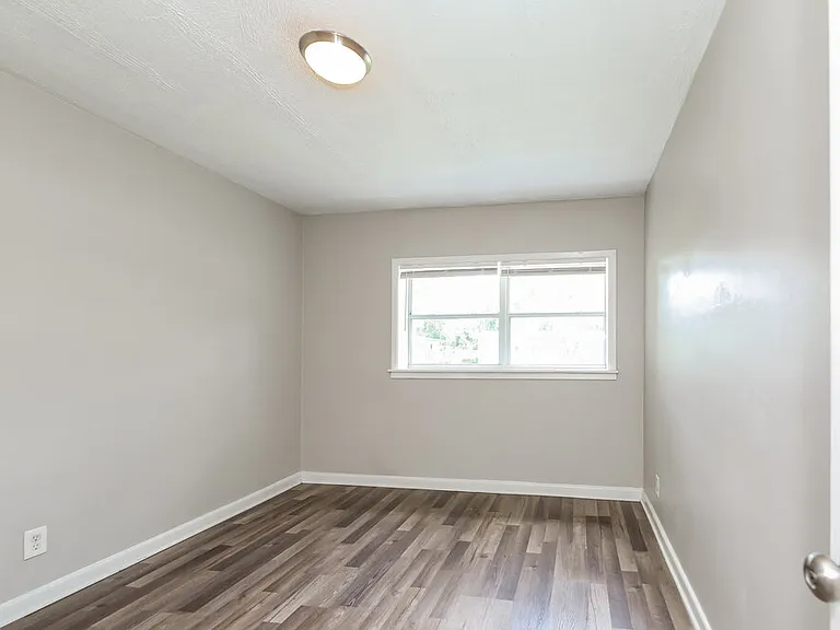 6511 Burgundy Rd S — Photo 13