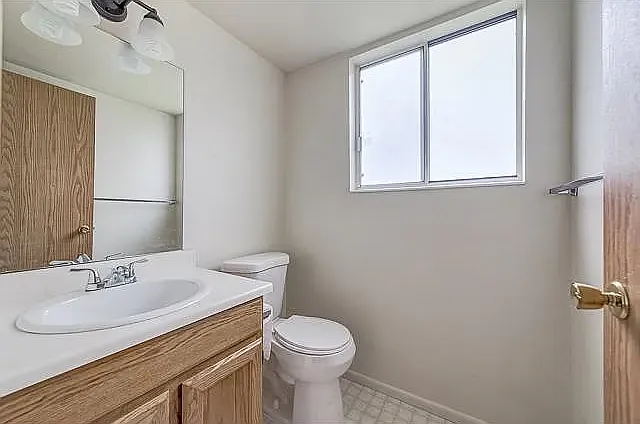 2930 S Dunsmoore Way — Photo 11