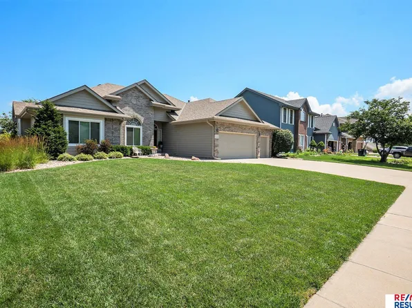 6215 N 153rd St, Omaha, NE 68116