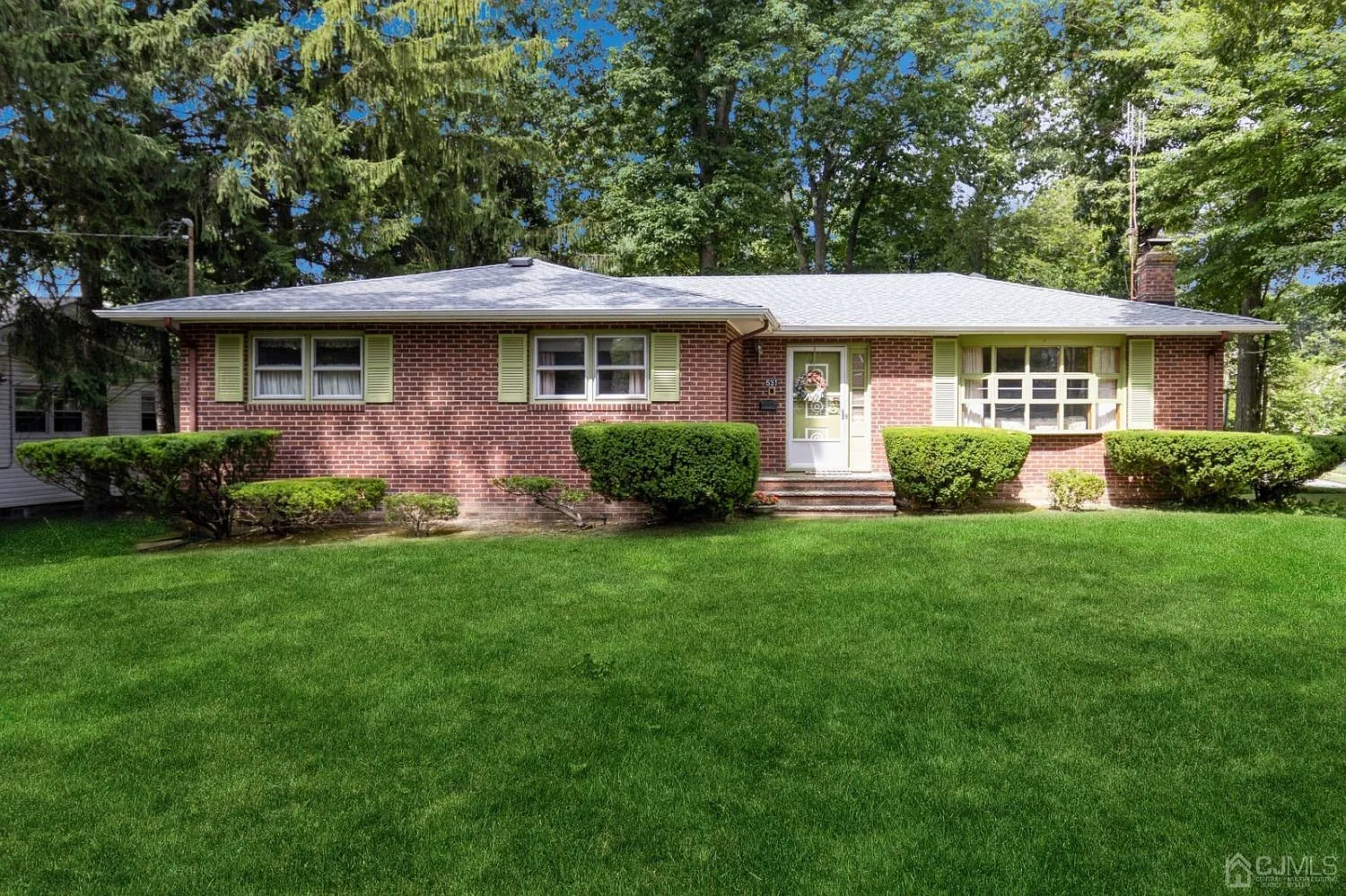 531 Ryders Ln photo 1