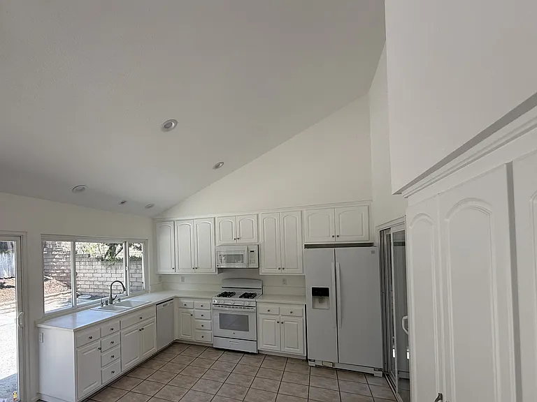 3086 Black Hills Ct — Photo 4