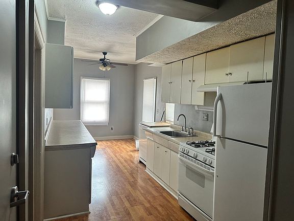 3rd image of 117 S 39th St APT B