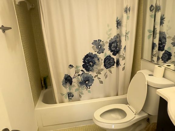 4th image of 12500 NE 15th Ave APT 406