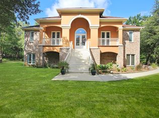 1900 Lauban Ln, Gautier, MS 39553