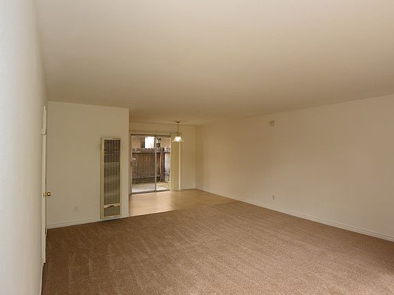 4th image of 7941 Holt Dr APT 2