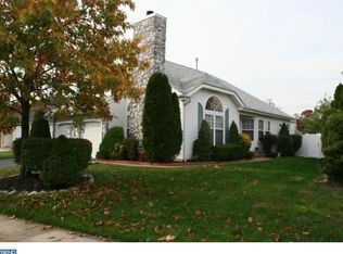 17 Foxchase Dr, Burlington, NJ 08016