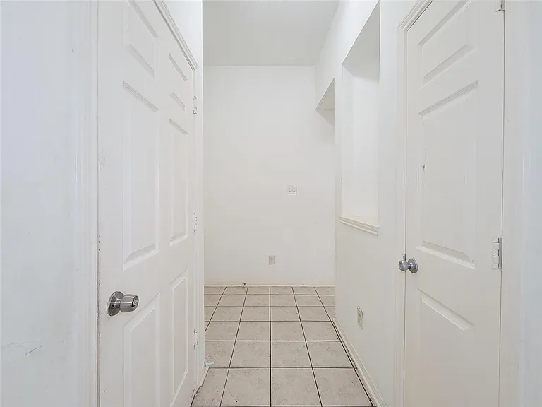 16006 Hiram Clarke Rd — Photo 4