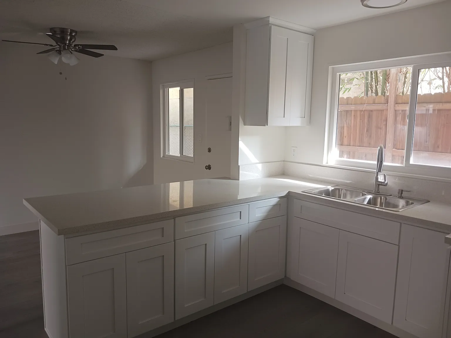 1 bed, 450 sqft, $2,395 — Photo 4