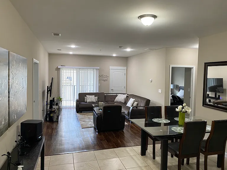 648-650 Westfield Ave #307 — Photo 4