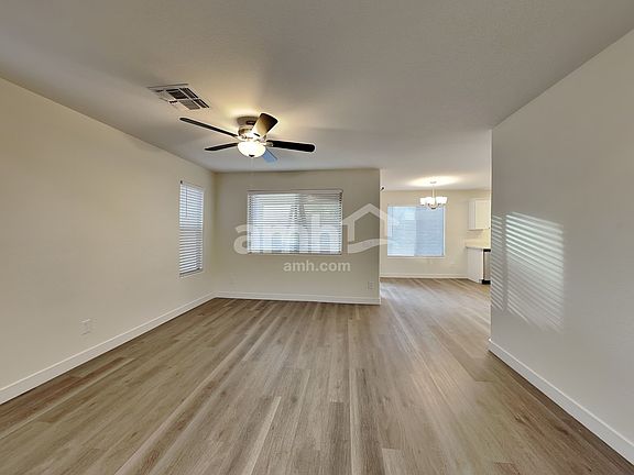 4th image of 12913 W Holly St