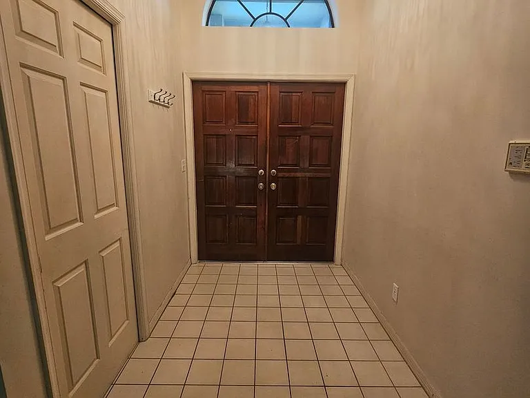 1715 Hancock Bridge Pkwy — Photo 3