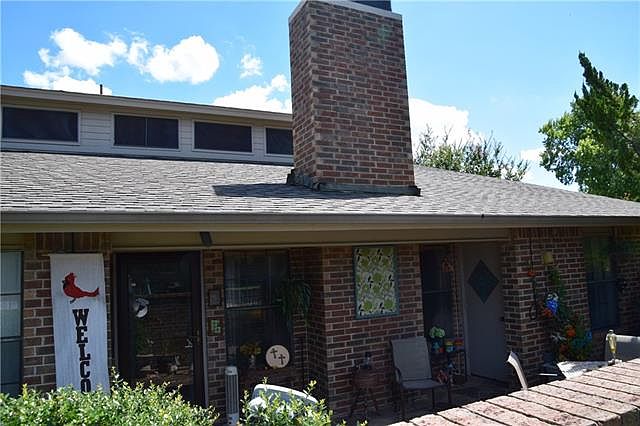 1st image of 1001 Riverchase St