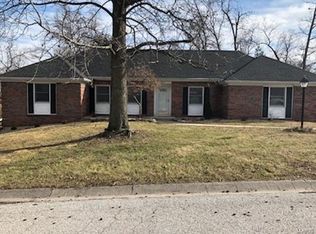 11 Coachlight Dr, Hannibal, MO 63401