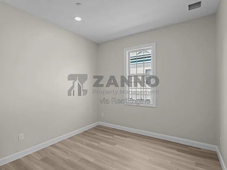 500 Main St #2R — Photo 7