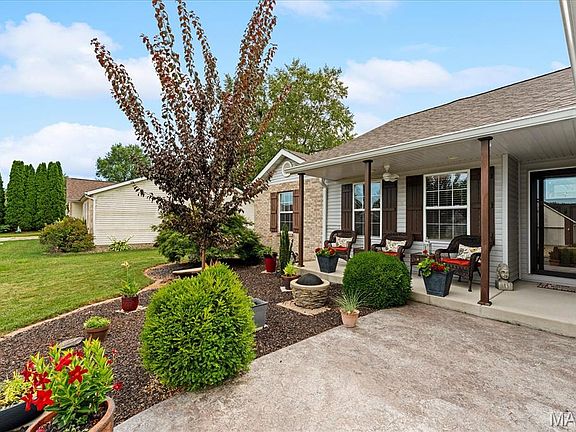 4th image of 939 Dunberry Dr