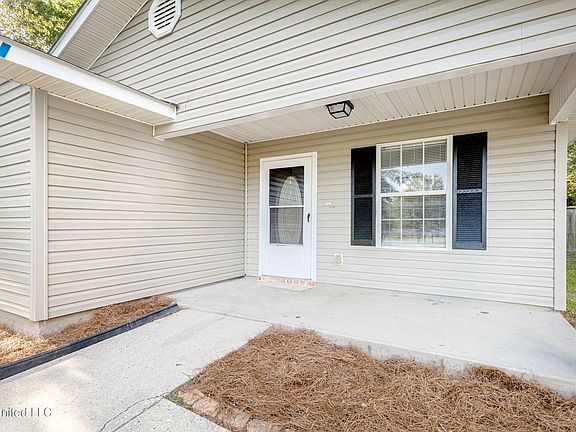 4th image of 14912 Angela Dr