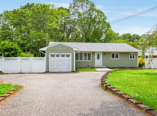 356 Southport St, Ronkonkoma, NY 11779