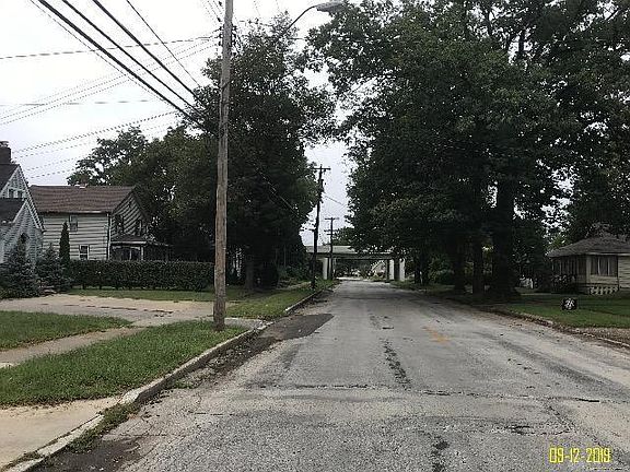 4th image of 669 N Saint Clair St