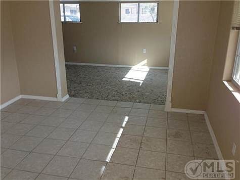 3rd image of 517 Holiday St