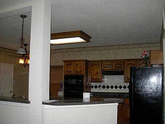 4th image of 3823 Rosewood Ln