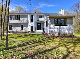 22 Wagon Wheel Dr, Prospect, CT 06712