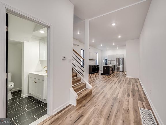 4th image of 111 W Sharpnack St