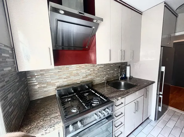 2906 Brighton 12 St #4E, Brooklyn, NY 11235